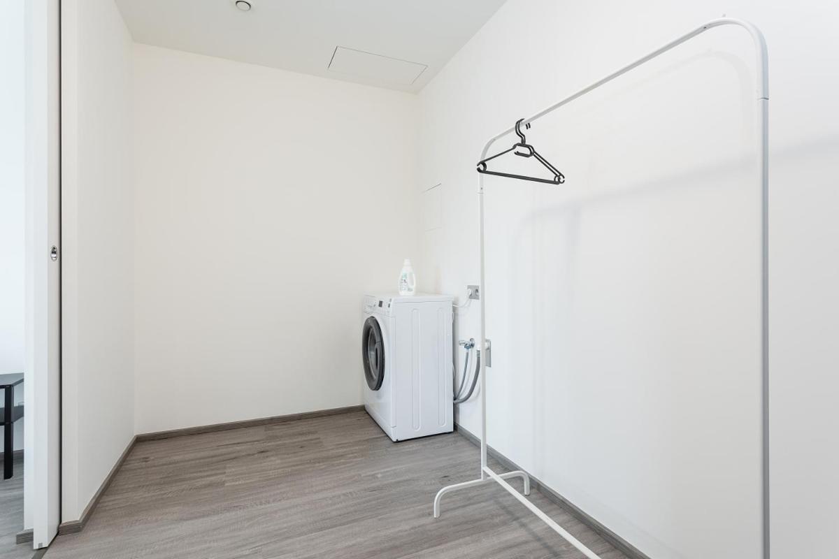 פראג Yellow Apartment With Parking מראה חיצוני תמונה